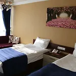 מלון Business Grand