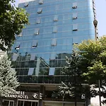 מלון Business Grand 4*