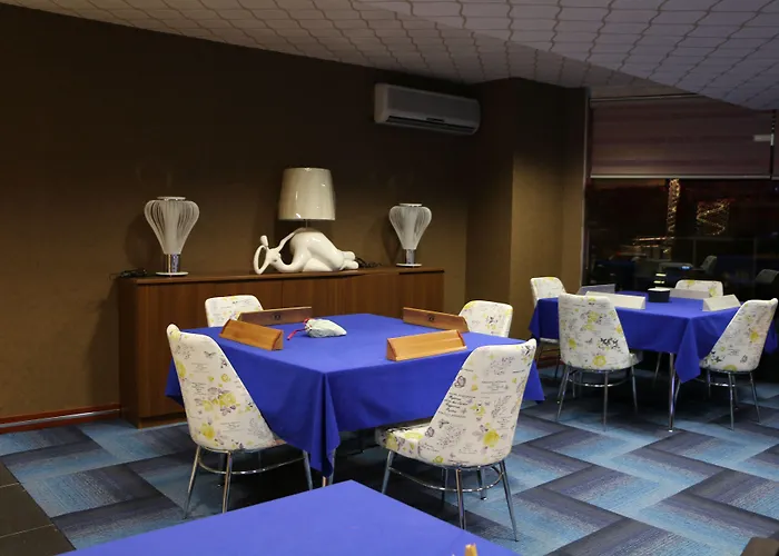 מלון Business Grand 4*