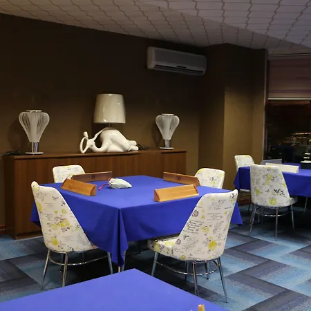 Ξενοδοχείο Business Grand 4*